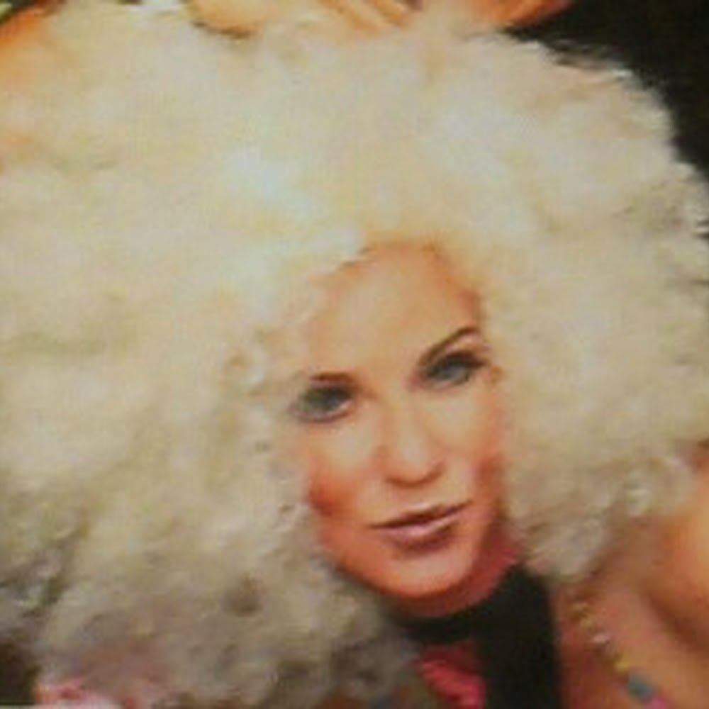 Meet your Posher, Kelly l.